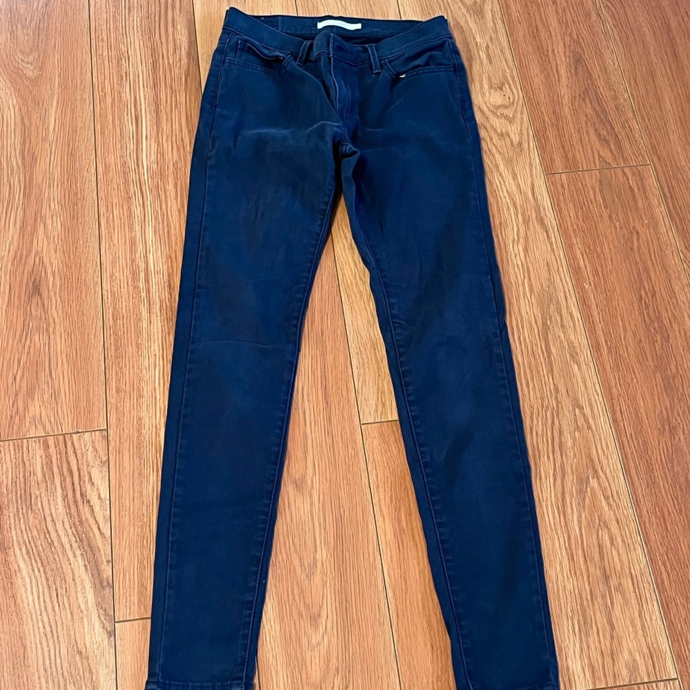 710 Super Skinny size 28 Levi’s